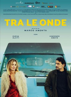 Tra le onde (2021)